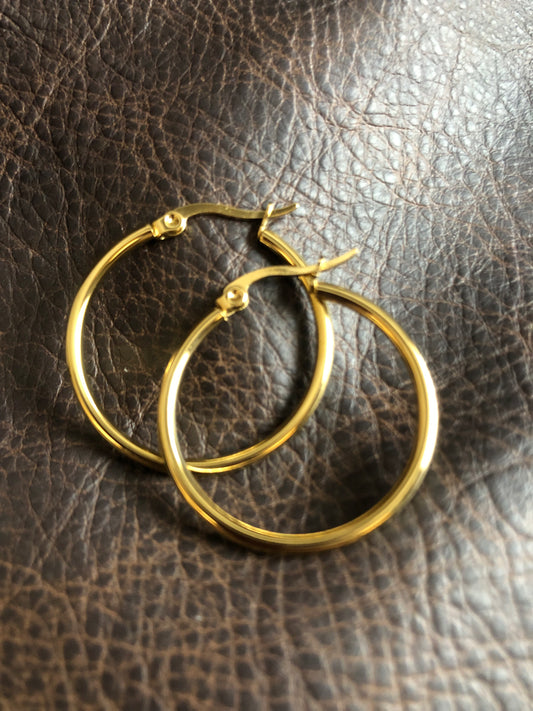 Gold Circle Hoop M